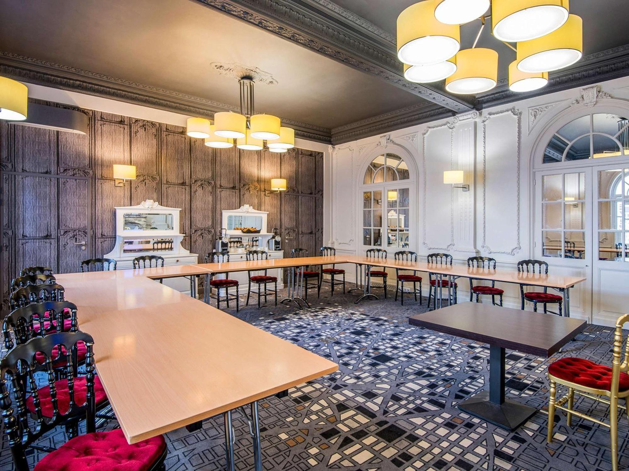 Hotel Mercure Rodez Cathedrale Екстериор снимка