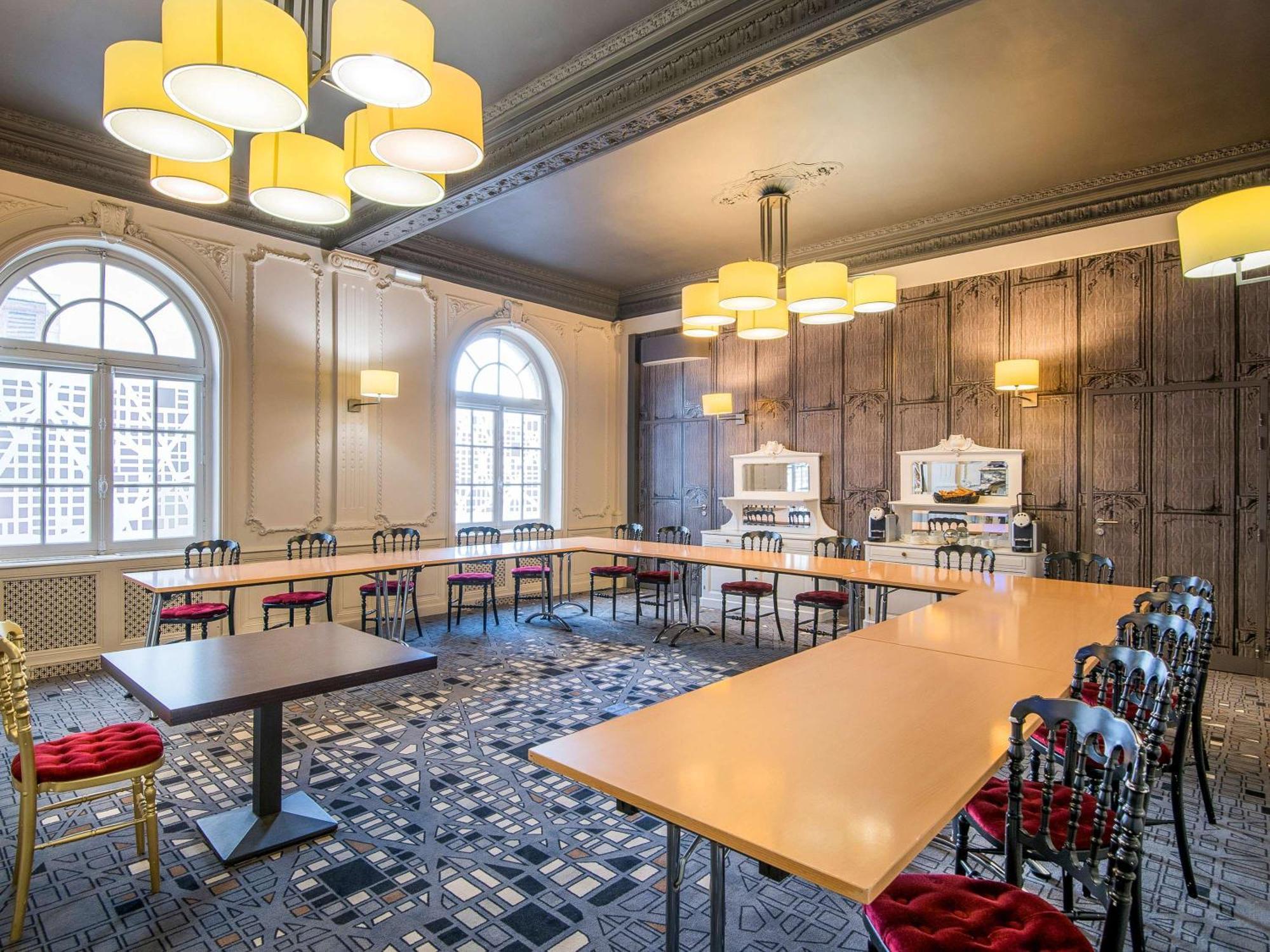 Hotel Mercure Rodez Cathedrale Екстериор снимка