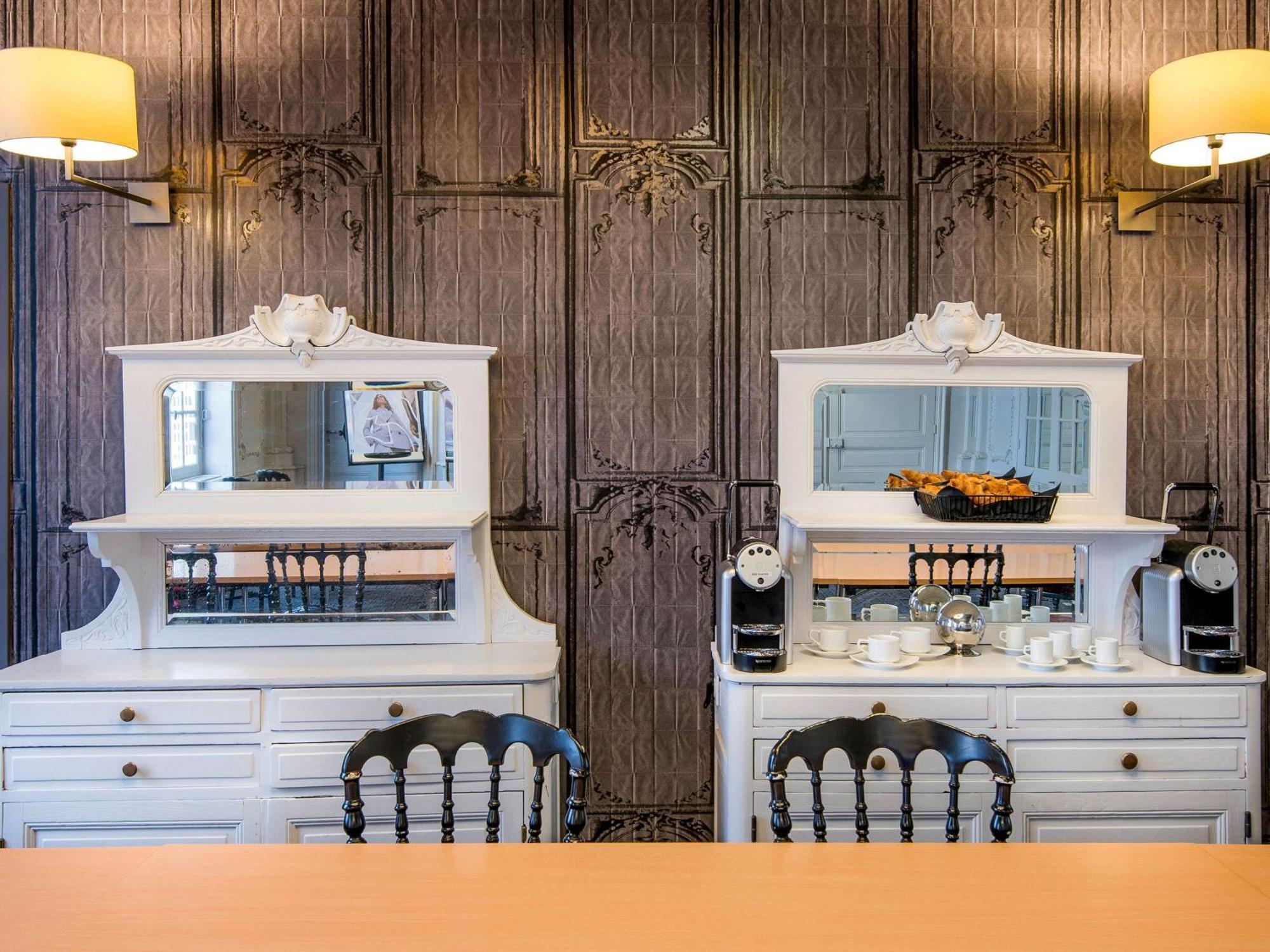 Hotel Mercure Rodez Cathedrale Екстериор снимка