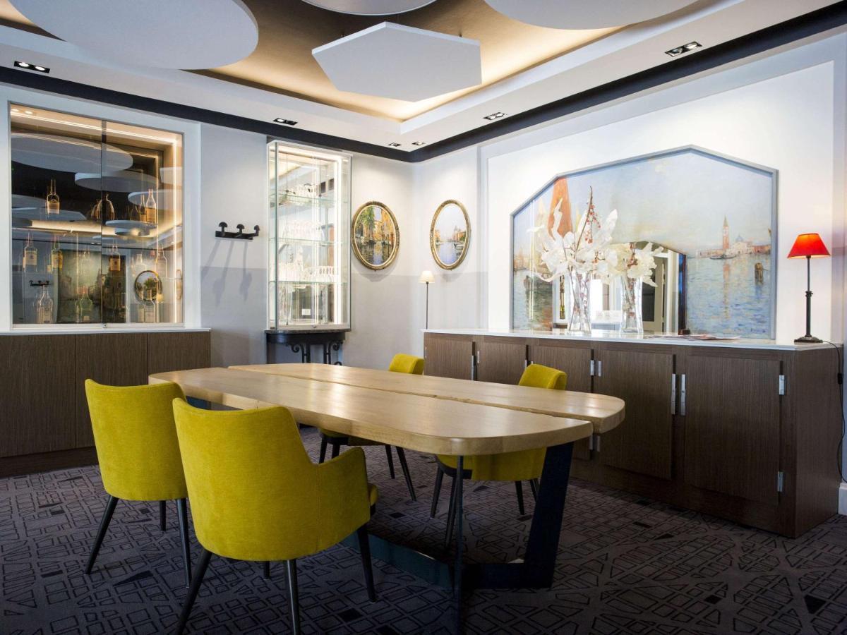 Hotel Mercure Rodez Cathedrale Екстериор снимка